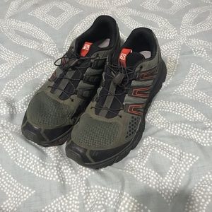Solomon shoes, size 11.5